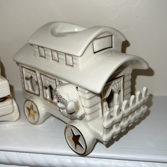 Mikasa Holiday Elegance 3 Piece Train Set - Picture 7 of 16